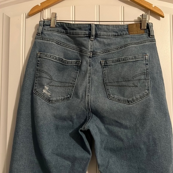 American Eagle high rise MOM Jeans - Picture 4 of 6